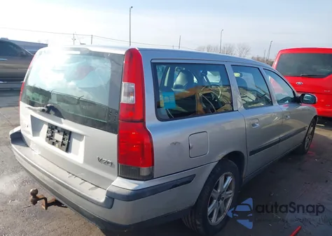 2002 Volvo V70 2.4 z USA, uszkodzony, nr VIN YV1SW61R221197073